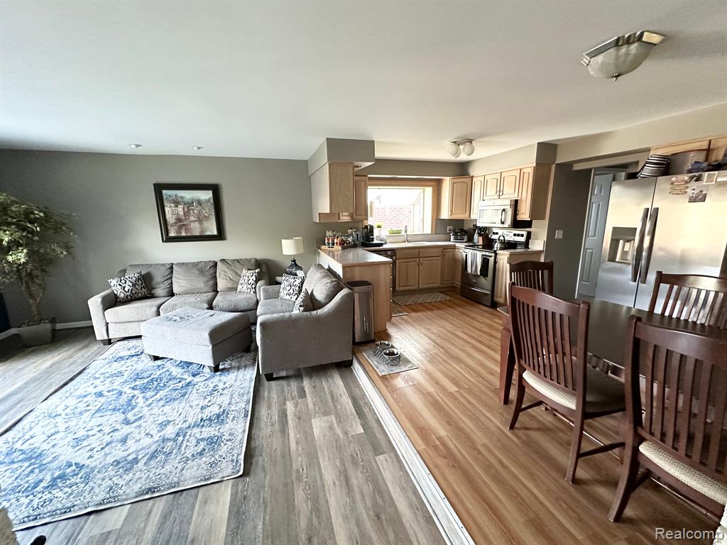 6700 WOONSOCKET Street, Canton, MI 48187 — Photo 12