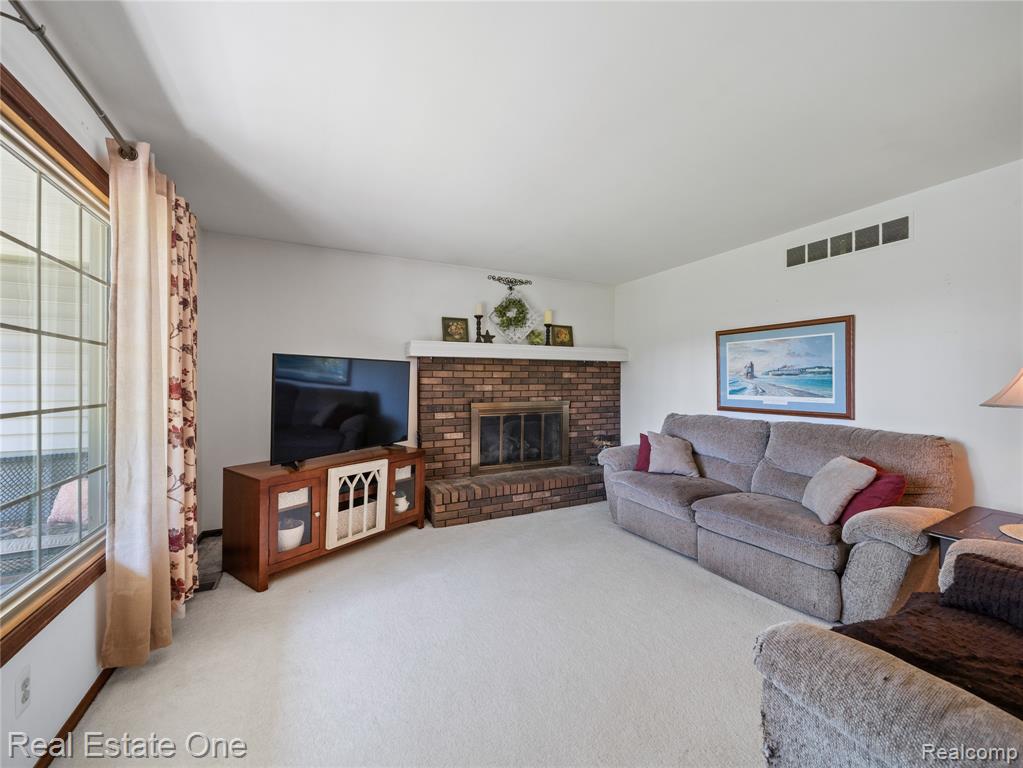 5223 Red Fox Drive, Brighton, MI 48114 — Photo 3