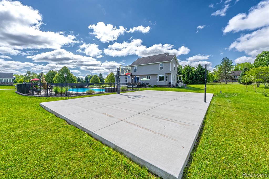 5015 LINDEMERE Drive, Fowlerville, MI 48836 — Photo 43