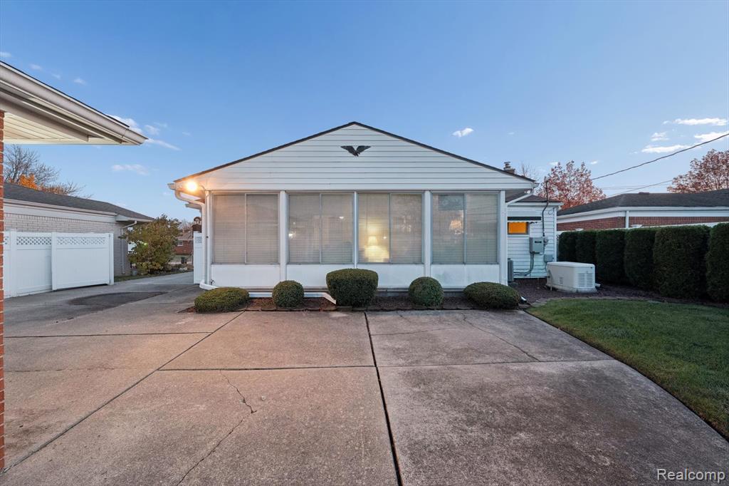 14240 Stratford Street, Riverview, MI 48193 — Photo 39