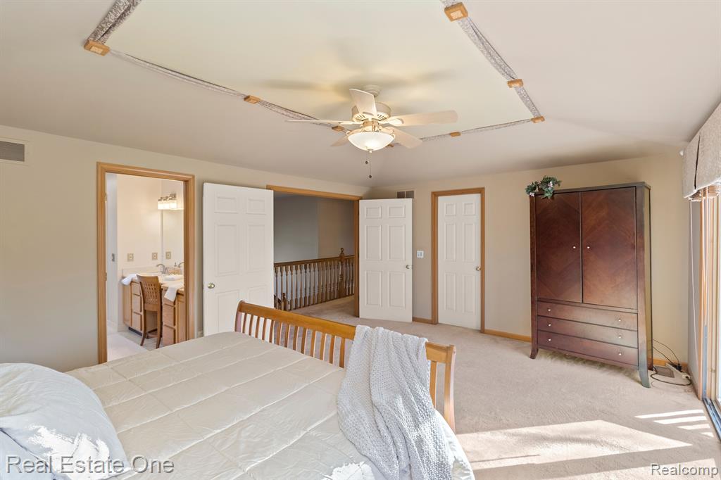 43581 NAVES Court, Clinton Twp, MI 48038 — Photo 28