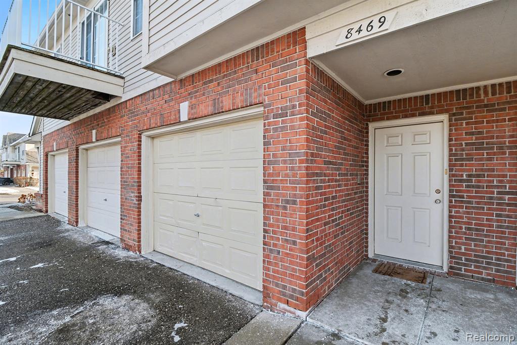 8469 Heywood Circle, Sterling Heights, MI 48312 — Photo 4