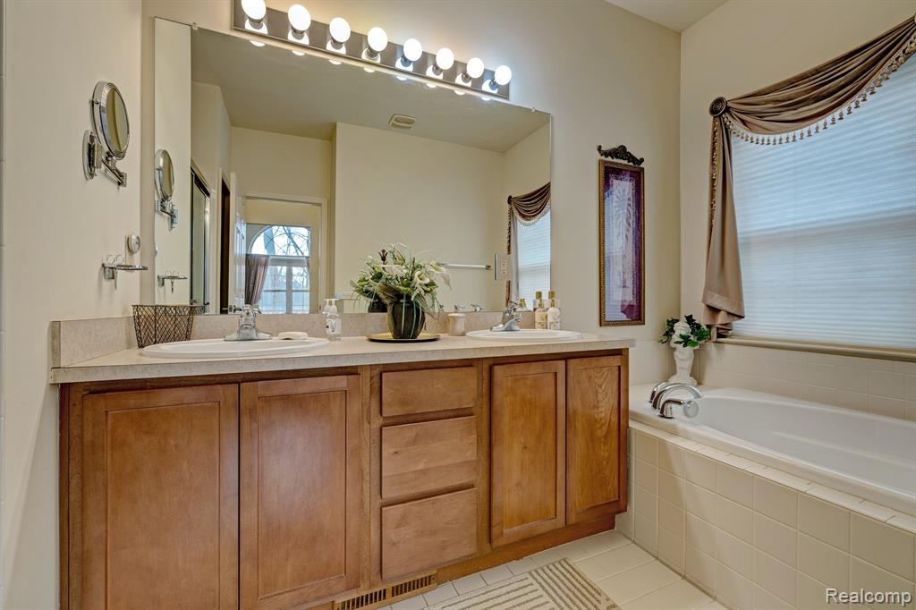 6927 STONEWOOD Place, Clarkston, MI — Photo 30