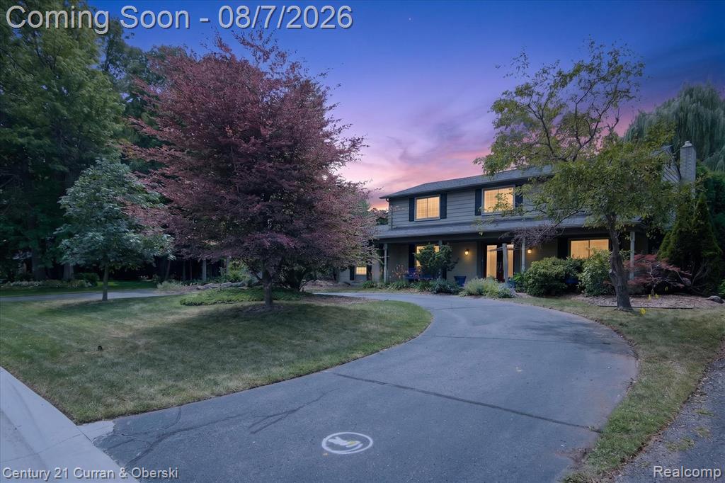 30557 Woodstream Drive, Farmington Hills, MI 48334