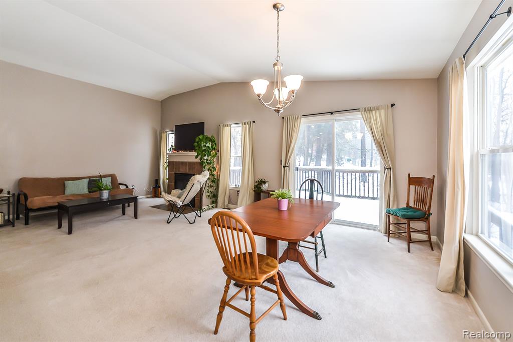 2578 SIGNATURE Circle, Pinckney, MI 48169 — Photo 17