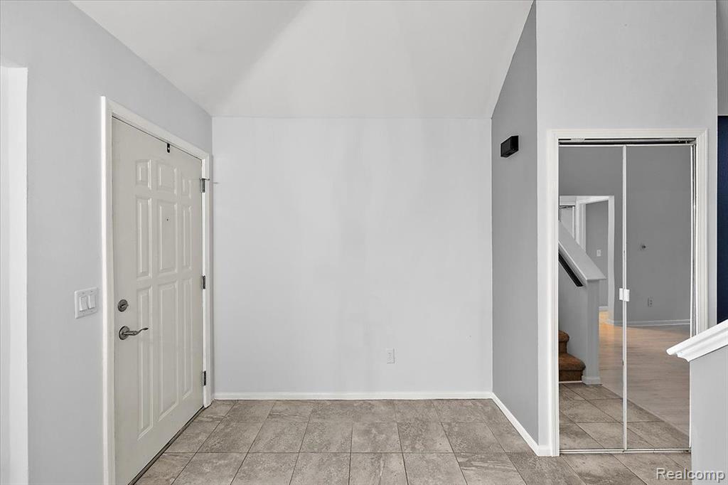 57283 SILVER MAPLE Drive, Washington, MI — Photo 4