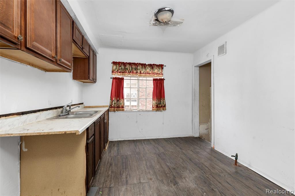 8319 Marlowe Street, Detroit, MI 48228 — Photo 10