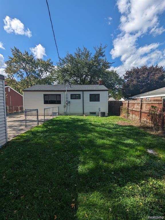 5113 Glenis Street, Dearborn Heights, MI 48125 — Photo 4