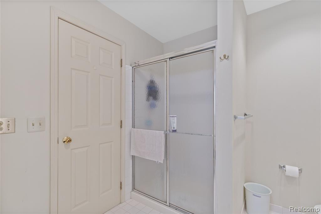 6579 Noble Road, West Bloomfield, MI — Photo 28