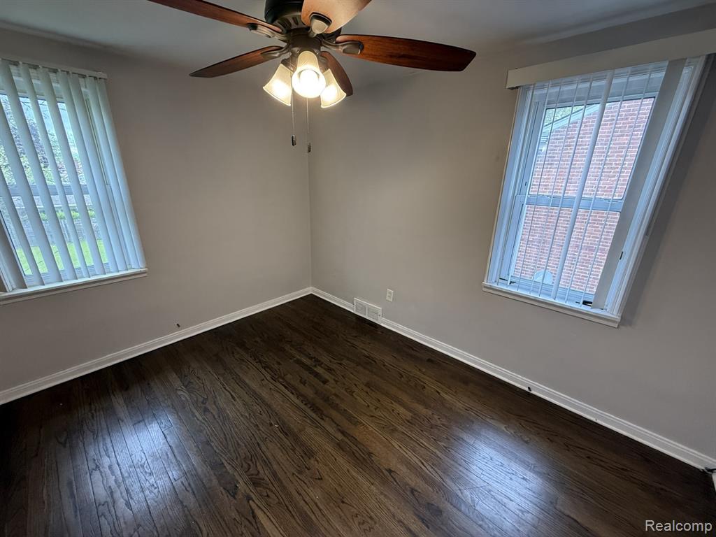 24414 W Chicago, Redford, MI 48239 — Photo 12