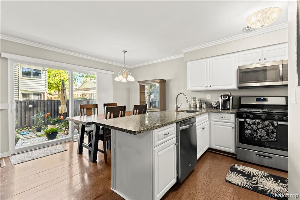 1936 Torquay Avenue, Royal Oak, MI 48073 — Photo 13