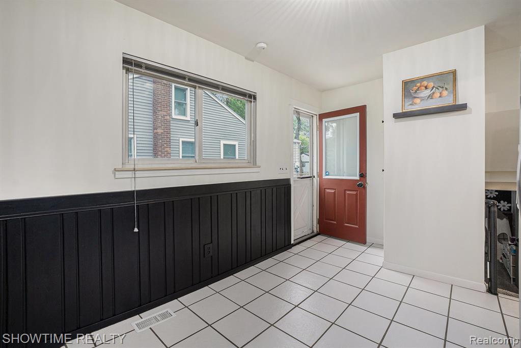 633 Ellen Avenue, Royal Oak, MI 48073 — Photo 9