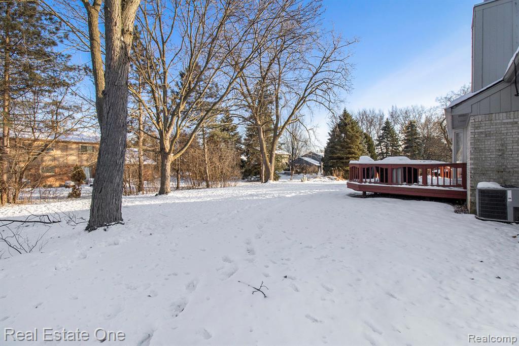 6886 High Oaks Drive, Troy, MI 48098 — Photo 24