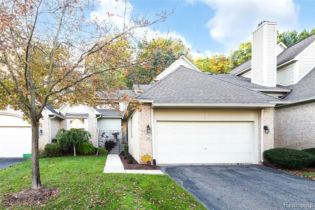 327 Saint Lawrence Boulevard, Northville, MI 48168