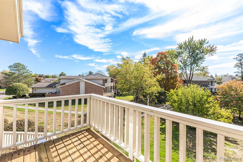 7006 Bridge Way, West Bloomfield, MI — Photo 27