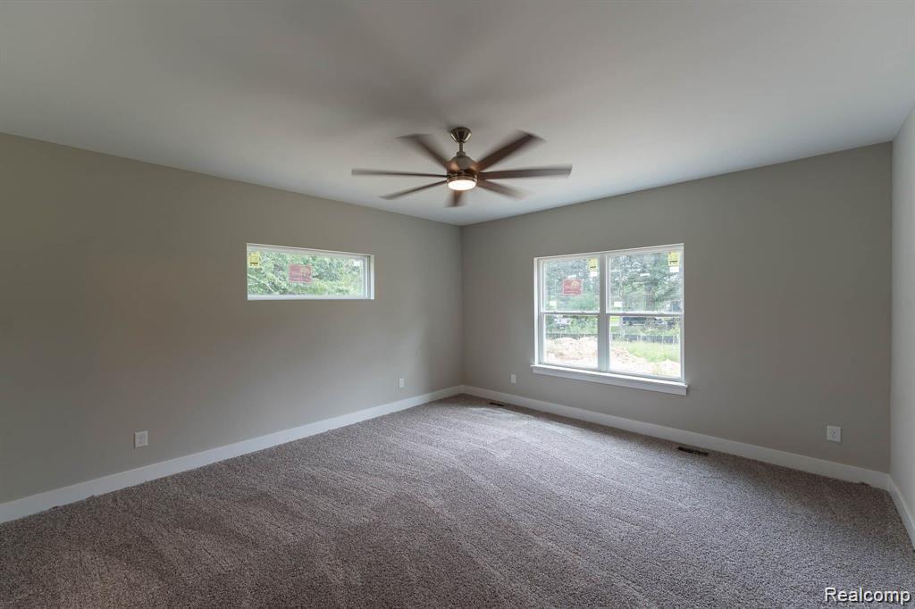 02 Textile, Saline, MI 48176 — Photo 16