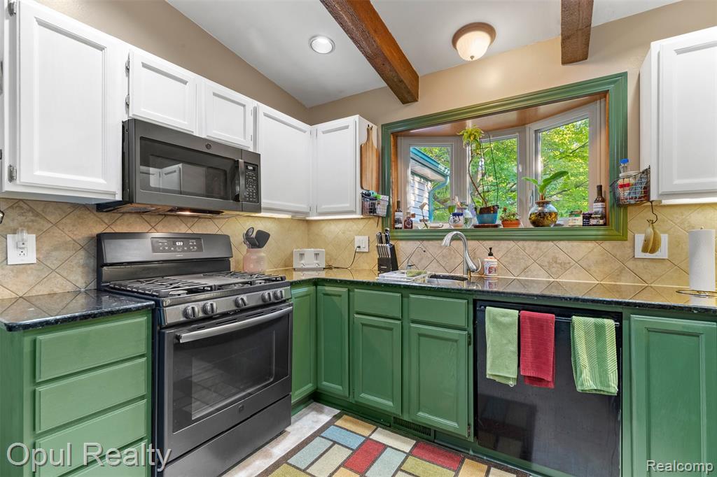 5885 Cedar Knoll Drive, Brighton, MI 48116 — Photo 9