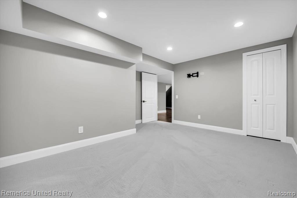 7968 Lawrence, West Bloomfield, MI — Photo 34