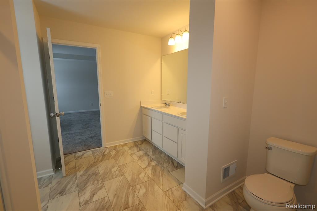 54854 Heron Circle, New Baltimore, MI 48047 — Photo 16