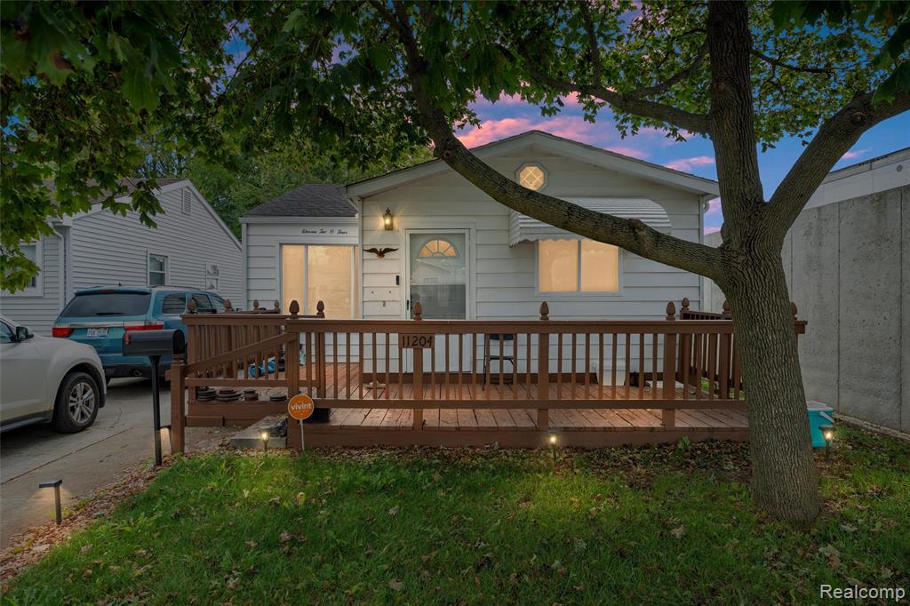 11204 Sherman Avenue, Warren, MI 48089