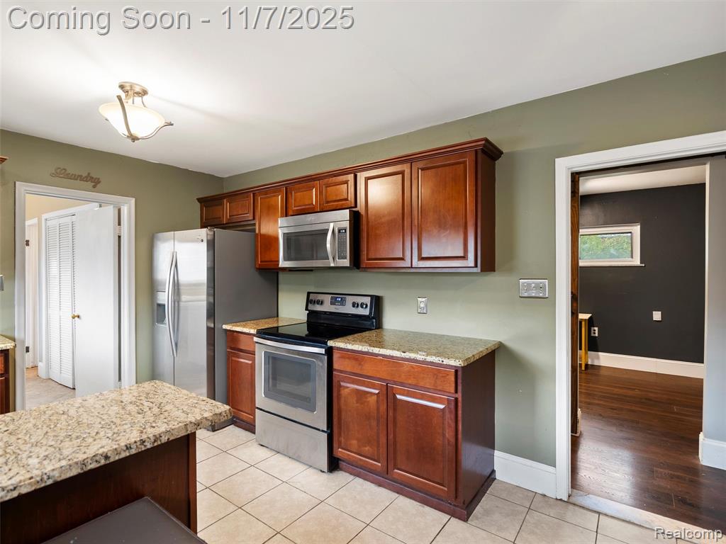 7231 Weingartz, Center Line, MI 48015 — Photo 11