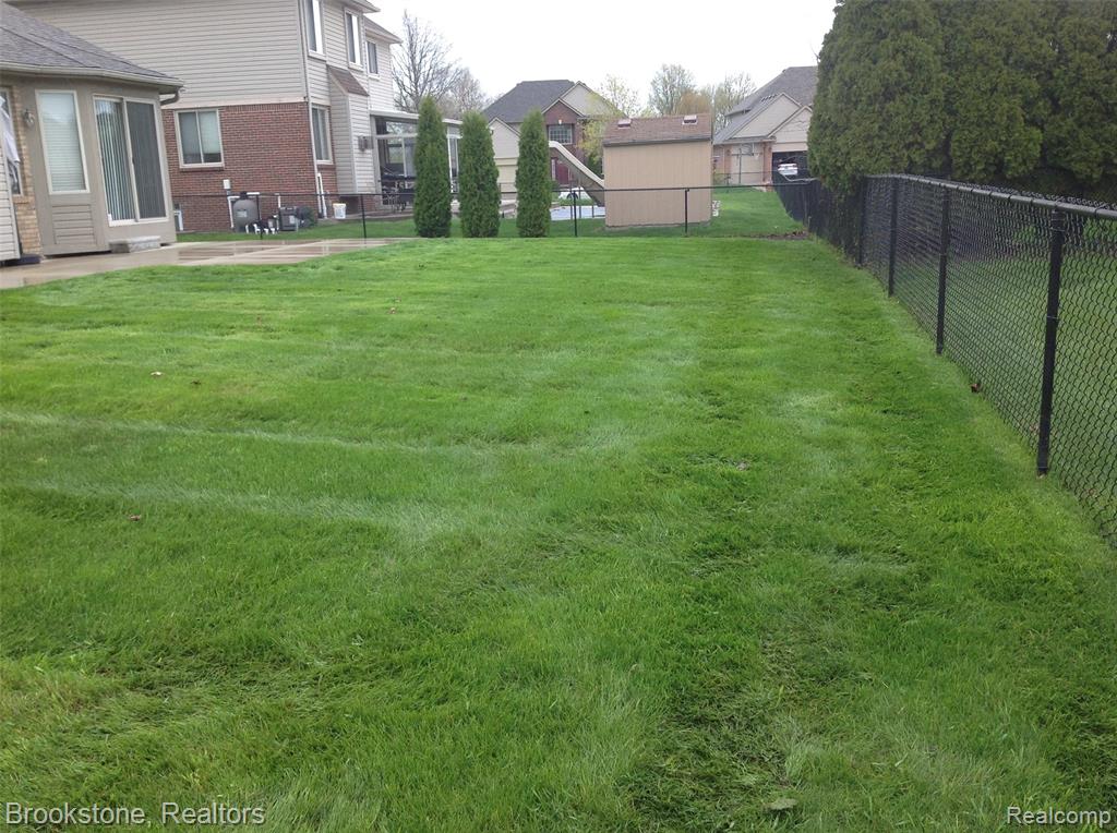 35484 Grant, New Baltimore, MI 48047 — Photo 10