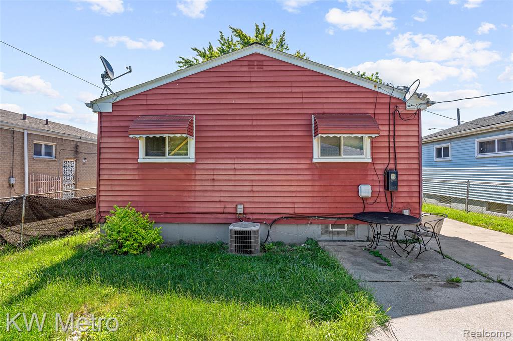 1686 S Bassett Street, Detroit, MI 48217 — Photo 6