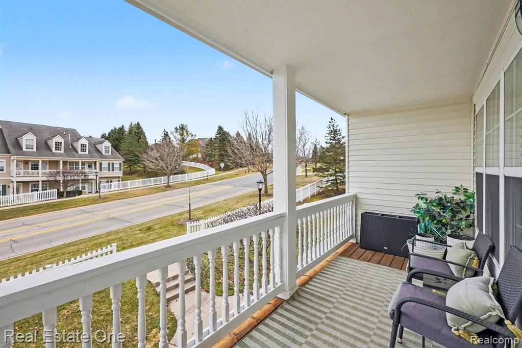686 W Bluff Court, 23, Rochester Hills, MI 48307 — Photo 31
