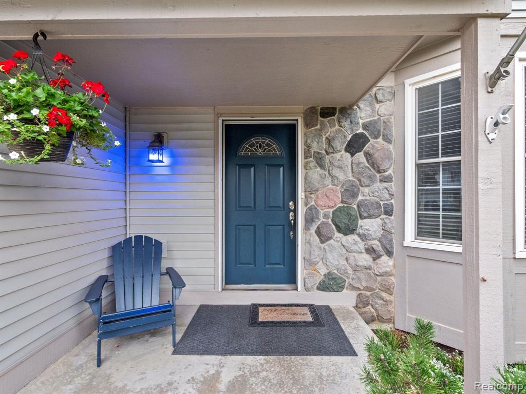 3287 POND RIDGE Drive, Holly, MI 48442 — Photo 9