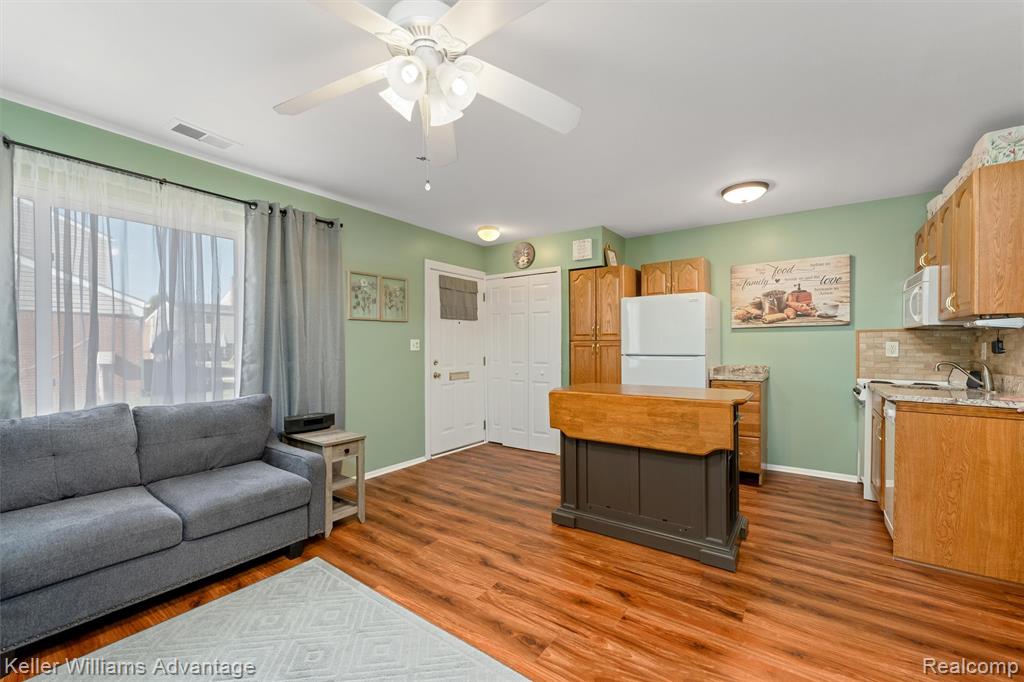 29102 Manchester Street, Westland, MI — Photo 3