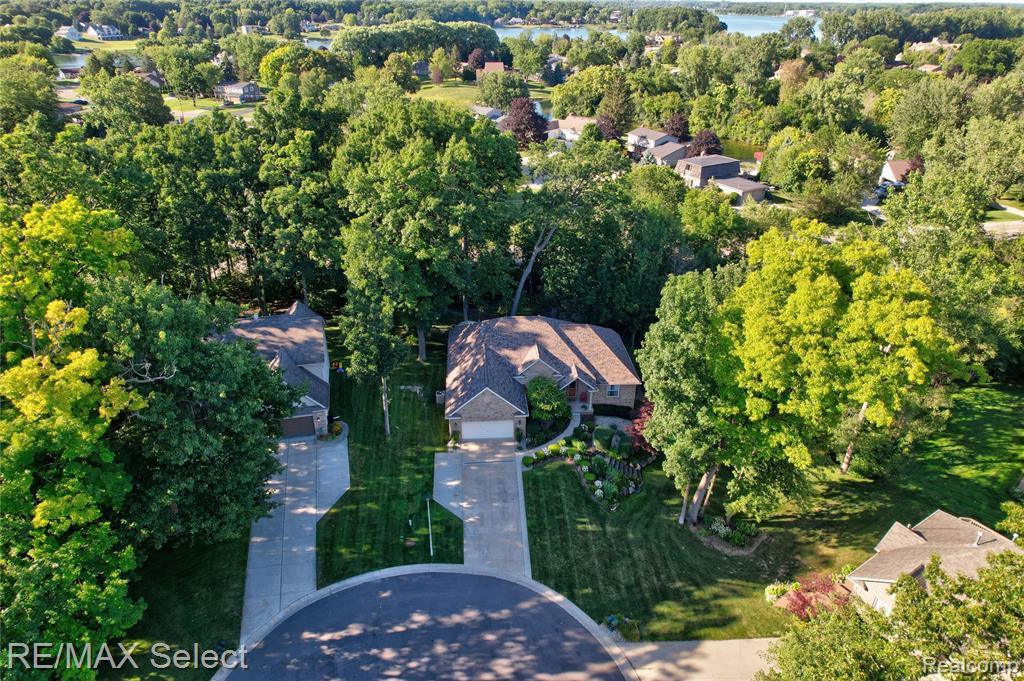 4278 Springwood Court, Fenton, MI 48430 — Photo 73