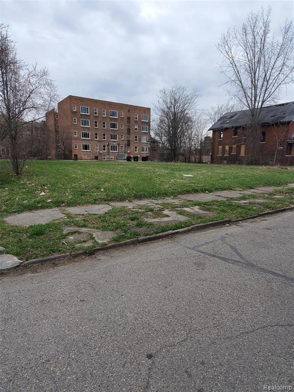 650 GLADSTONE Street, Detroit, MI 48202 — Photo 2