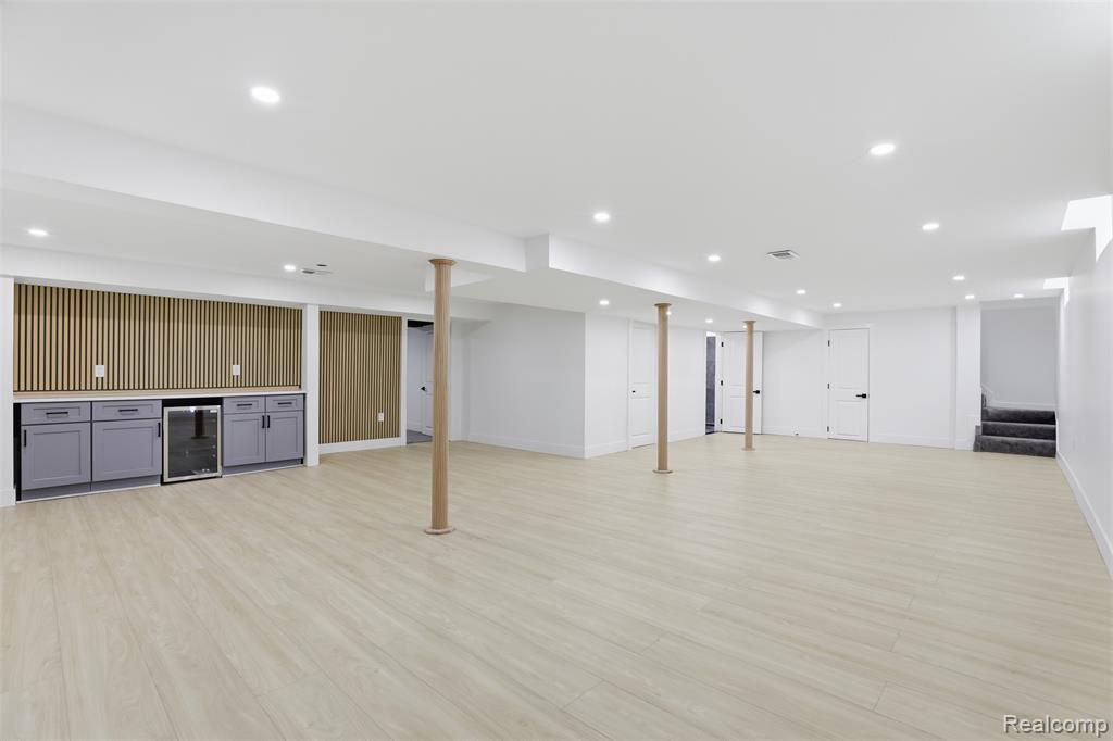 15230 Oakwood Drive, Oak Park, MI 48237 — Photo 33