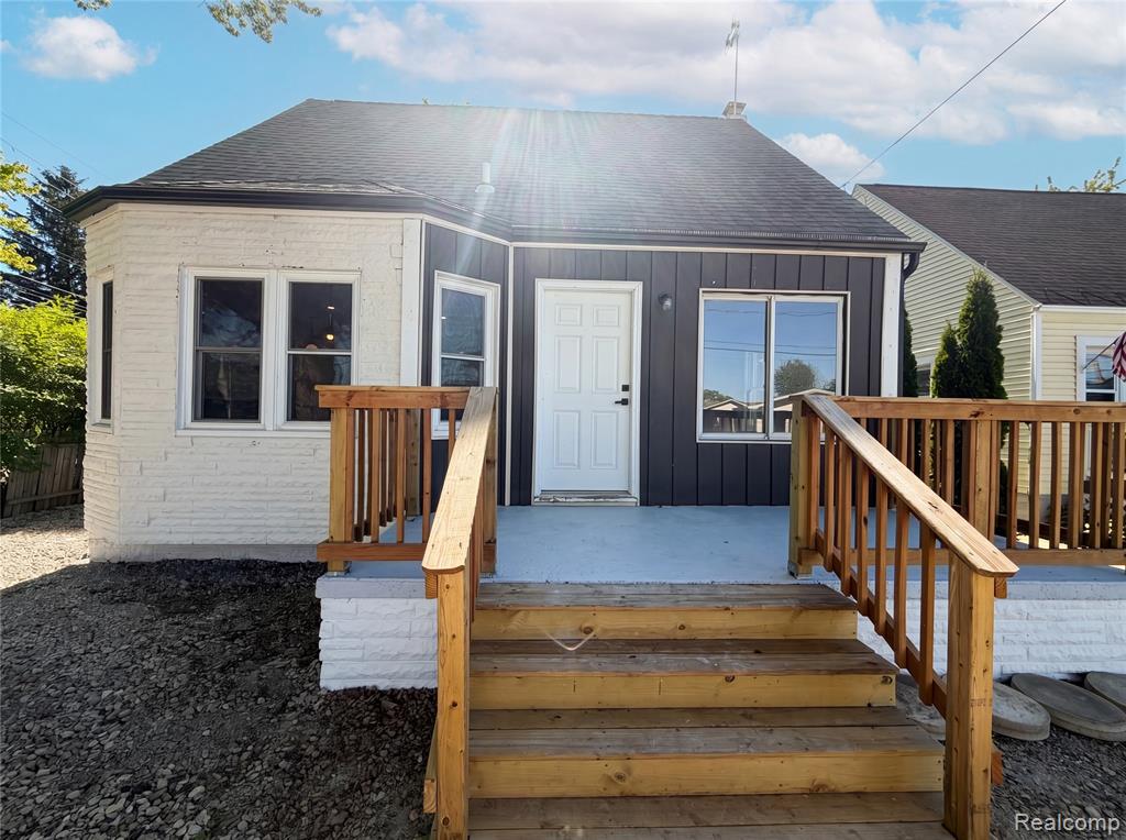 492 Algene Street, Lake Orion, MI 48362 — Photo 10