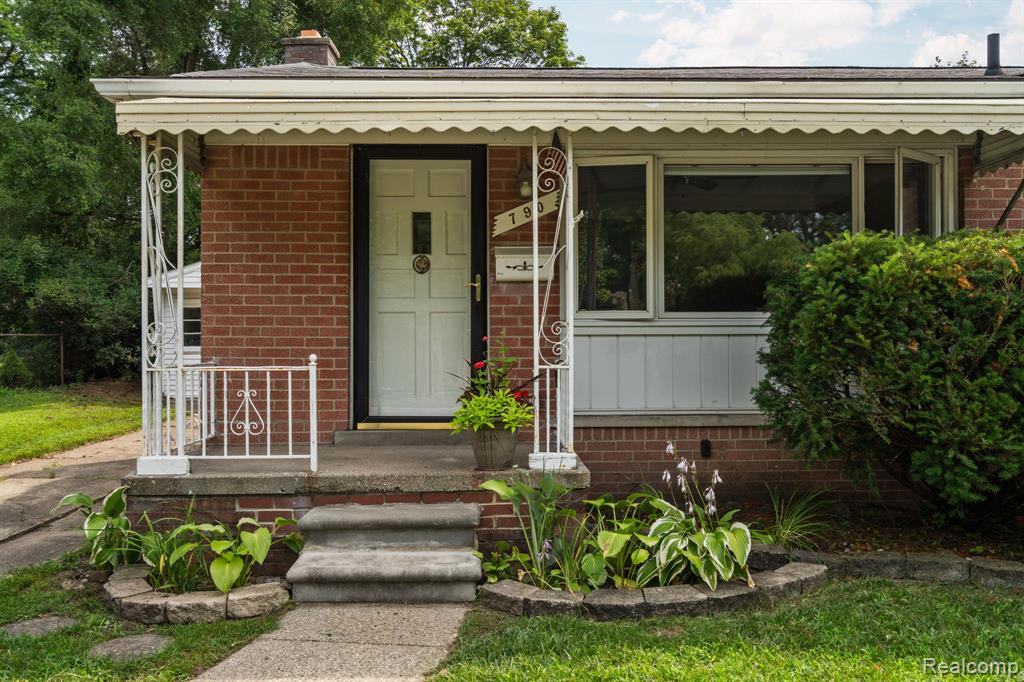 790 Friar Drive, Milford, MI 48381 — Photo 2