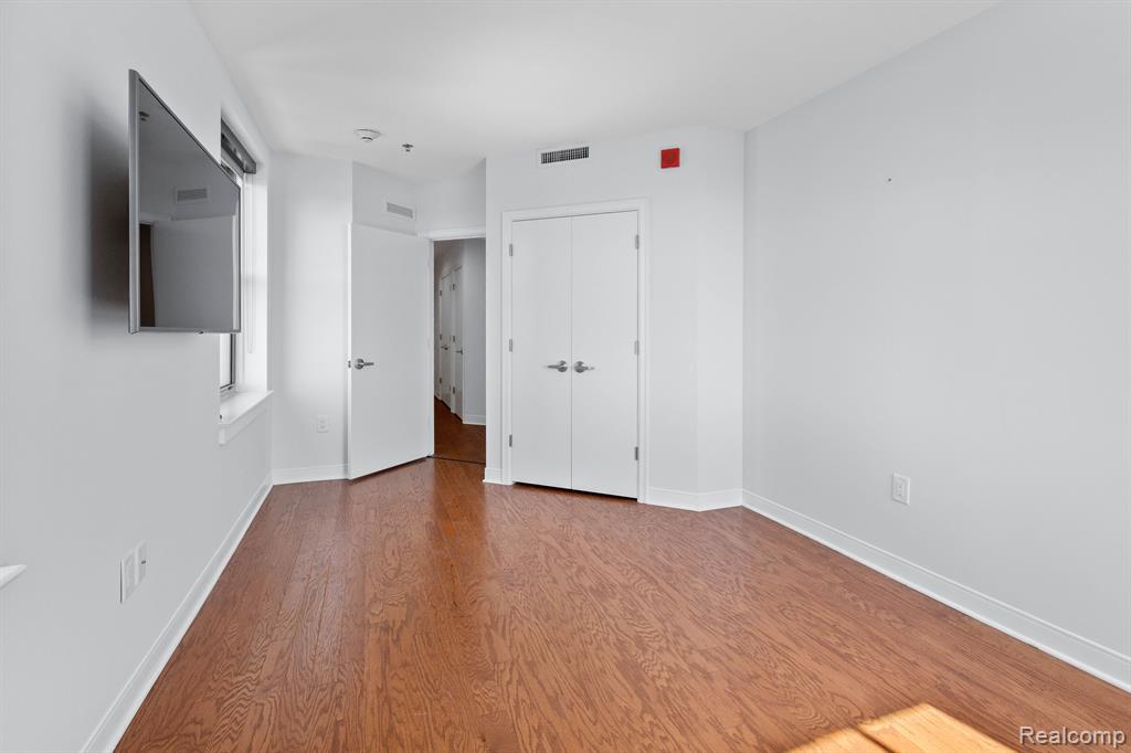 525 W Lafayette Boulevard, 14D, Detroit, MI 48226 — Photo 22