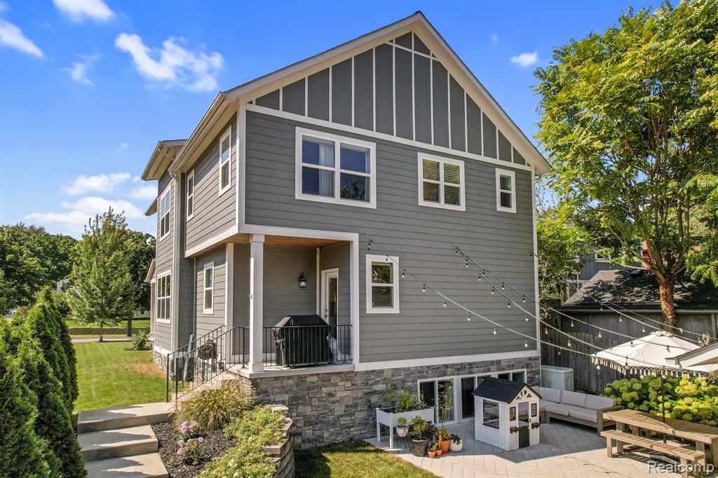 902 FERNWOOD Road, Royal Oak, MI 48067 — Photo 50