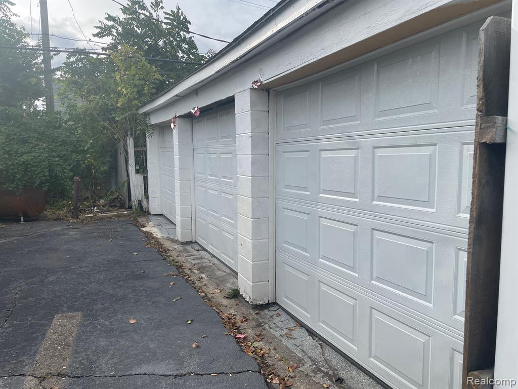 13837 Conant Street, Hamtramck, MI, 48212