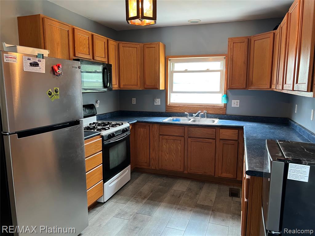 5126 Morrish Road, Swartz Creek, MI 48473 — Photo 5