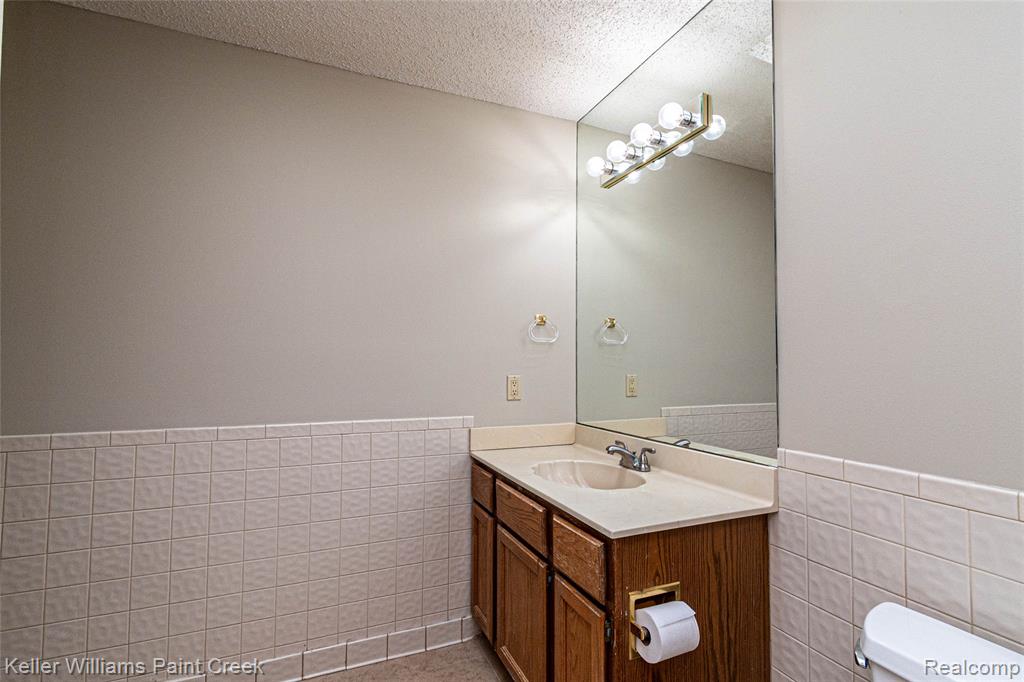 5700 Point Of The Woods Drive, West Bloomfield, MI 48324 — Photo 42