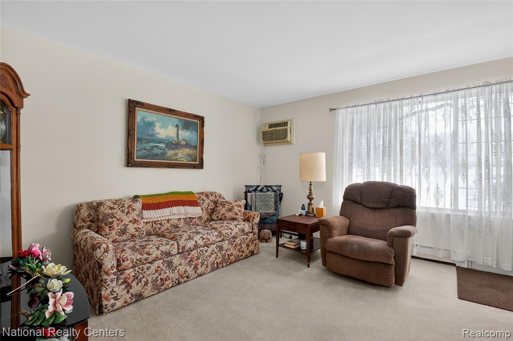 61043 Heritage Blvd., South Lyon, MI 48178 — Photo 6