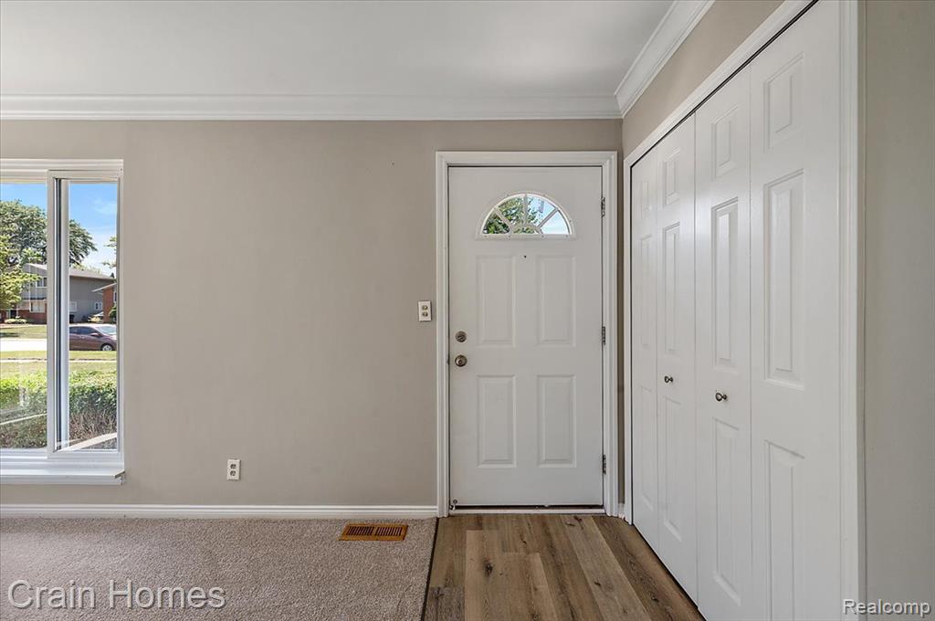 39648 Parklawn Drive, Sterling Heights, MI 48313 — Photo 11