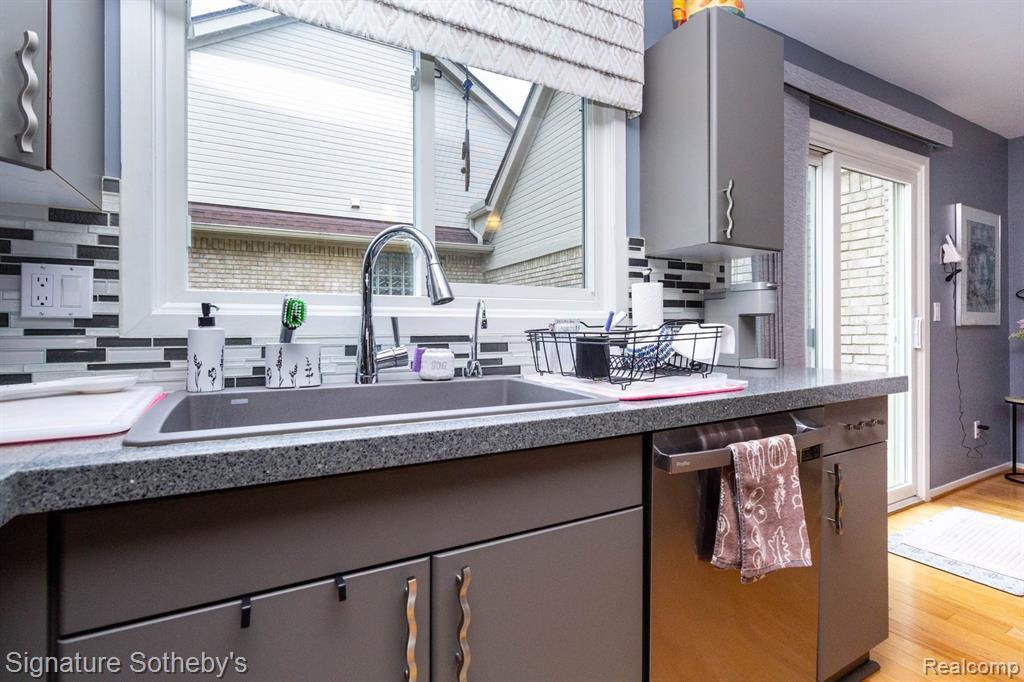 5396 Fairway Court, West Bloomfield, MI 48323 — Photo 17