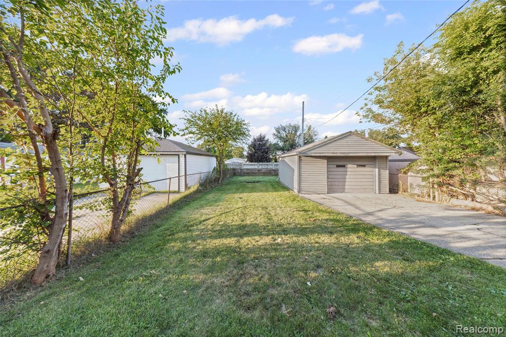 8475 Farnum Avenue, Warren, MI 48093 — Photo 17