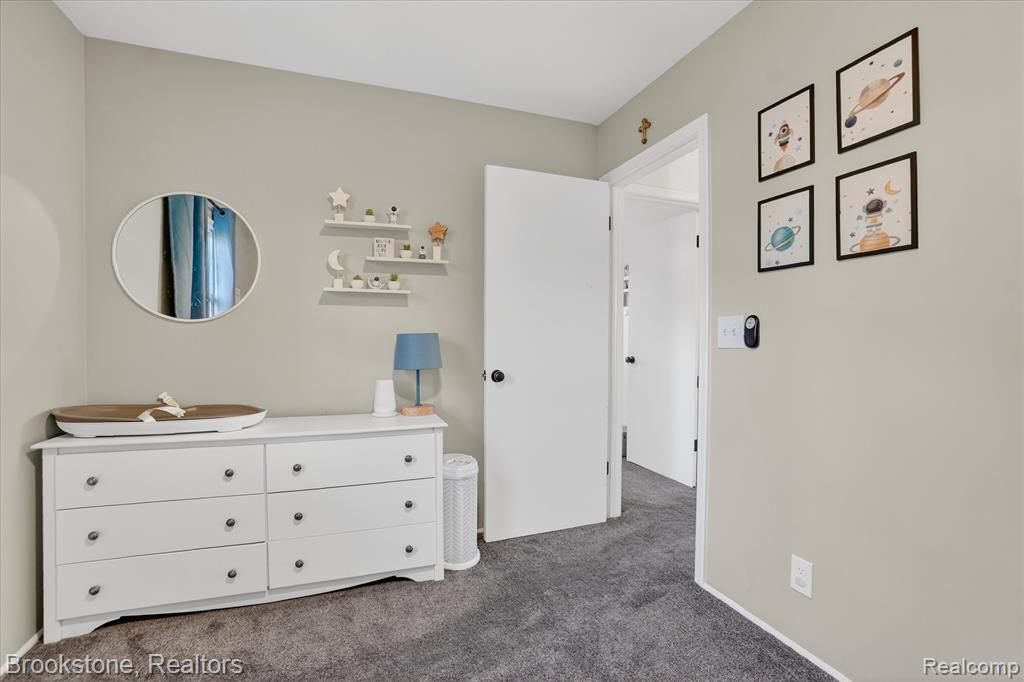 6227 McKenzie Drive, Flint, MI 48507 — Photo 32