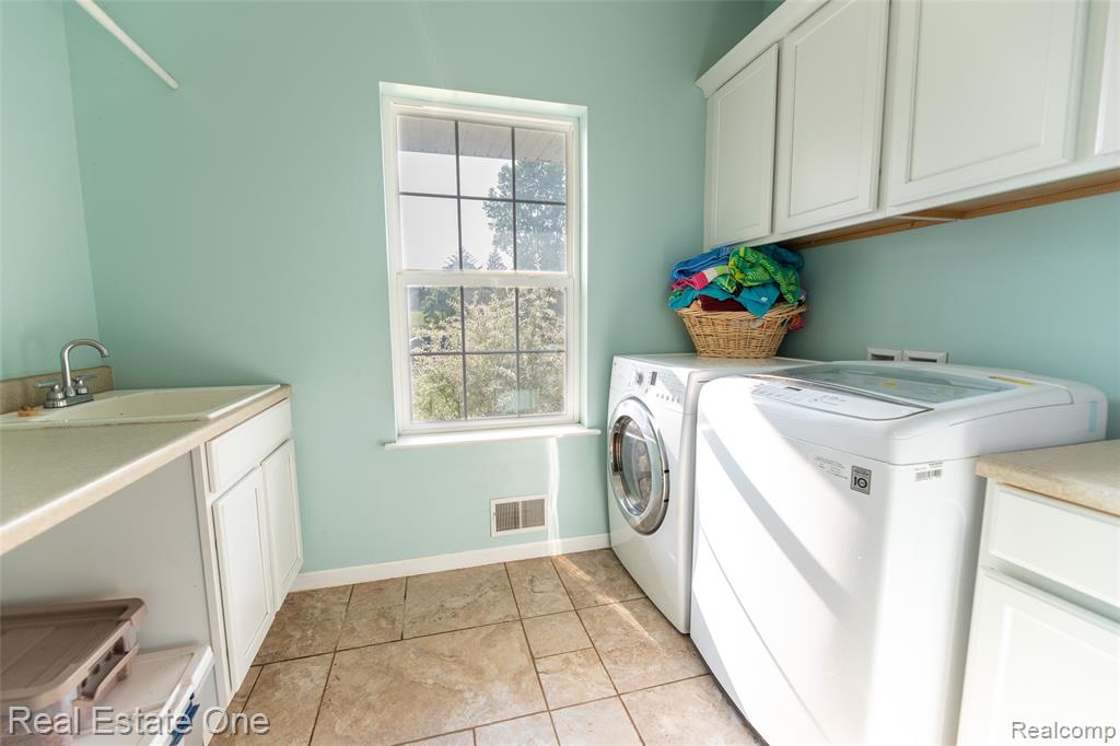 10125 Chase Lake Road, Fowlerville, MI 48836 — Photo 19