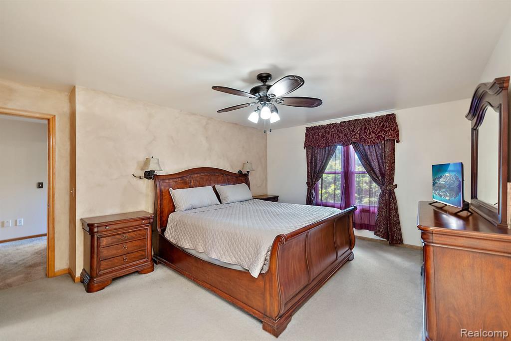 10161 LONGFORD Drive, South Lyon, MI 48178 — Photo 7