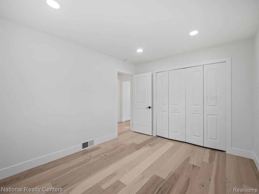 8875 KENBERTON Drive, Oak Park, MI 48237 — Photo 20