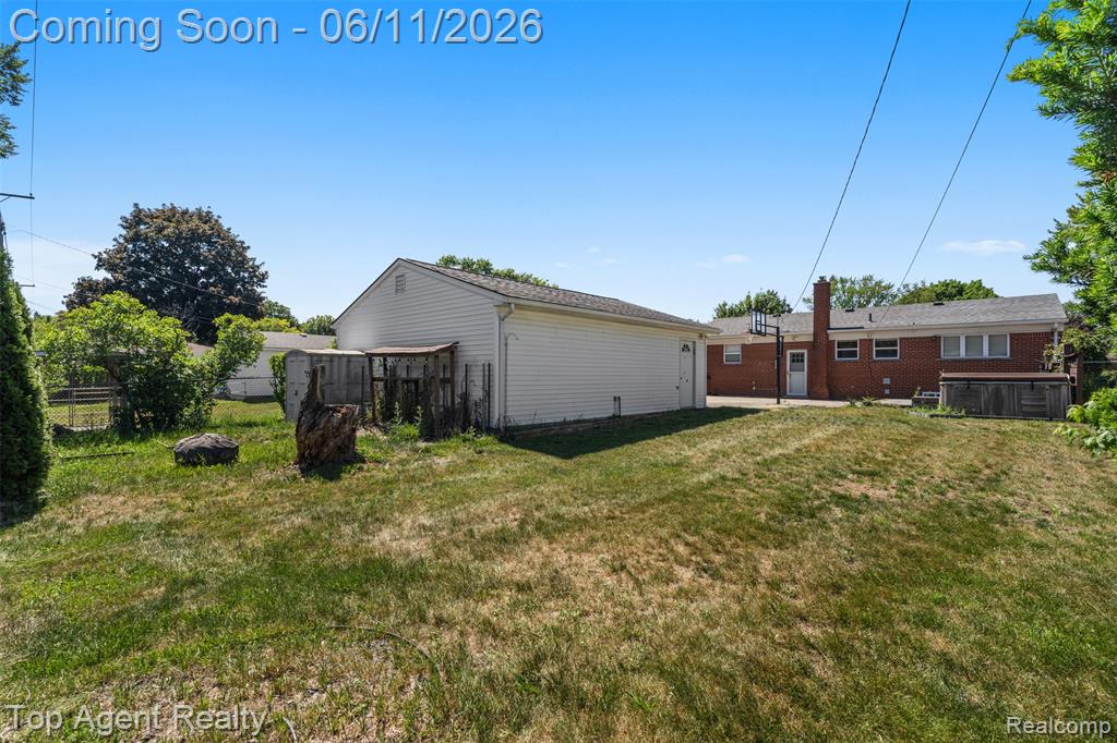 8908 Birkhill Drive, Sterling Heights, MI 48314 — Photo 33