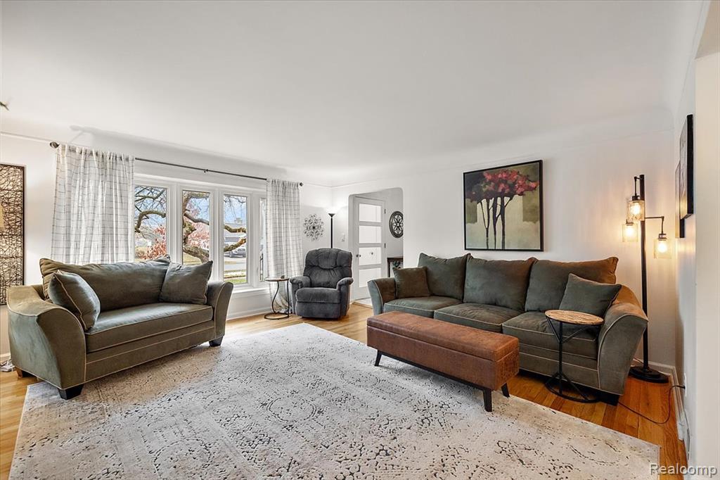 16244 Lauderdale Avenue, Beverly Hills, MI 48025 — Photo 10